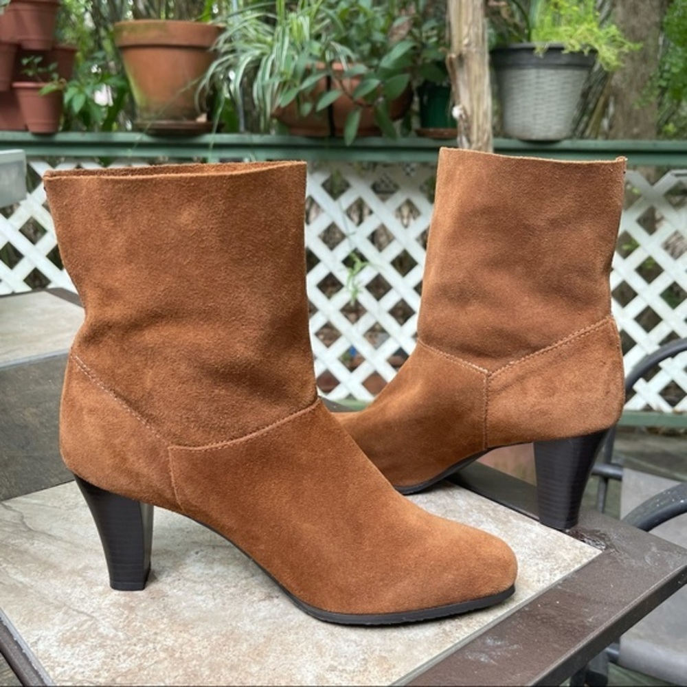 Leather Cognac Rounded Toe Boots 7.5 - Picture 7 of 10